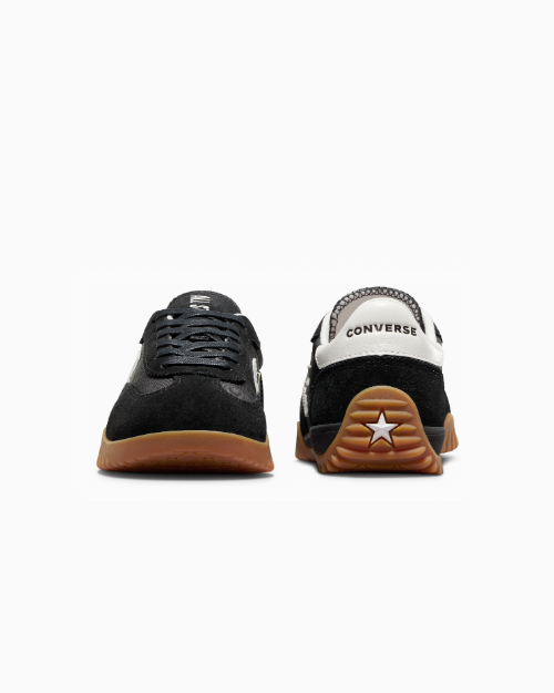 黒と白のConverseスニーカー、ガムソール、Kanverse.kr公式通販用商品画像