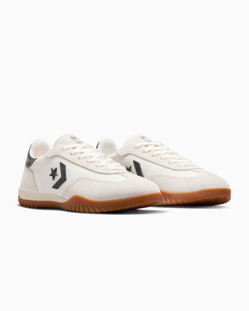 白とガムソールのコンバーススニーカー、韓国限定モデル、Kanverse.kr取扱商品